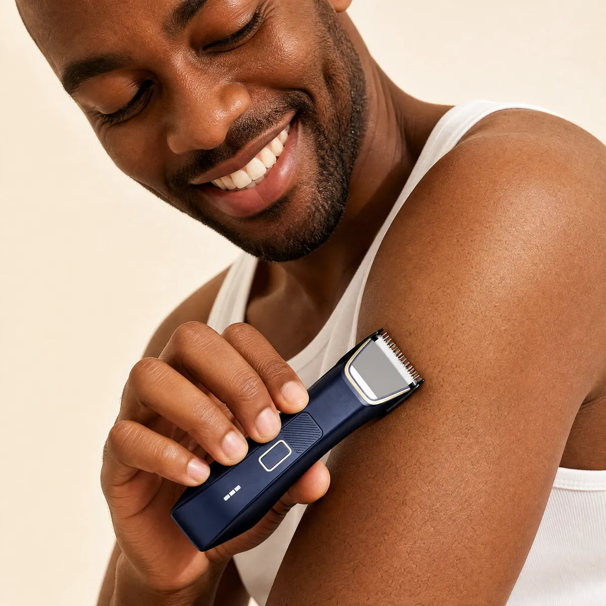 Trimming arm hair with JENTMAN ONE